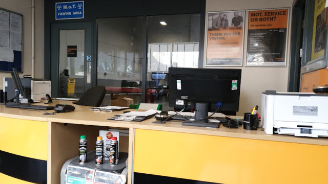 Halfords Autocentre Stirling