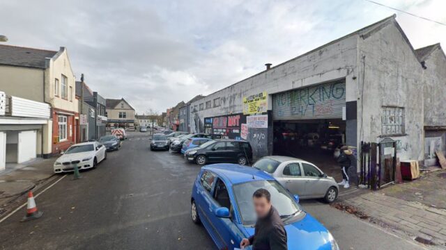 thumbnailpanoid3EKh-Nr9ZlUXQ7GVnvznlwcb_clientsearch.gws-prod.gpsw800h500yaw81.96601pitch0thumbfov100.jpeg