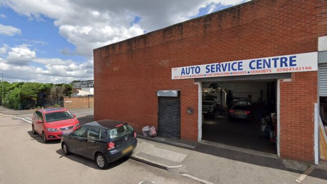 Auto service centre