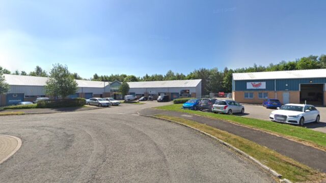 thumbnailpanoidUbuW4epKb5e281FxsHDhEAcb_clientsearch.gws-prod.gpsw800h500yaw190.7696pitch0thumbfov100.jpeg