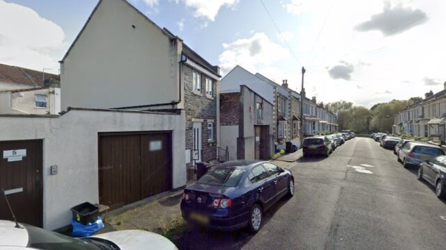thumbnailpanoidYW-XdRoH7S5baMz8wTuLlQcb_clientsearch.gws-prod.gpsw800h500yaw112.40877pitch0thumbfov100.jpeg