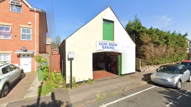 Cliff Road Garage