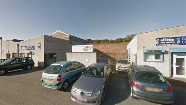 thumbnailpanoidolt1o5_NU_qVOAqpjMy3egcb_clientsearch.gws-prod.gpsw800h500yaw325.35138pitch0thumbfov100.jpeg